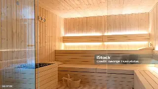 佛山脊背上的千年古韵：不止是按摩，更是文化的传承 poster